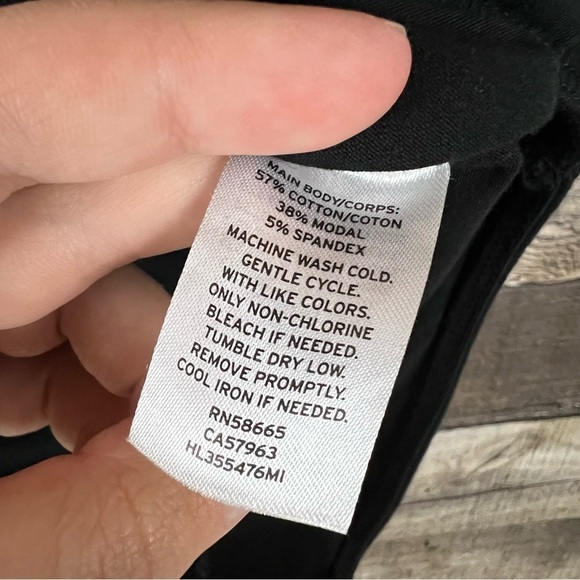 Trouve Black Cold Shoulder V-Neck Ruched Body Suit M Minimalist Balletcore - Picture 4 of 4